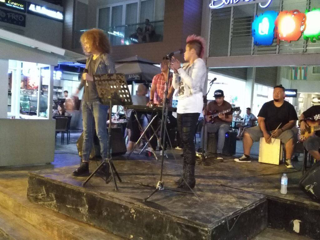 酒吧驻唱办理备案