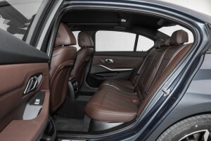 2016款宝马3系可以换什么主机