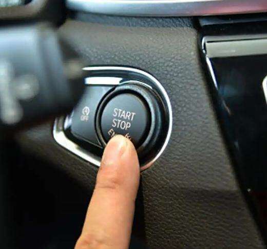 电脑主机复位键位置