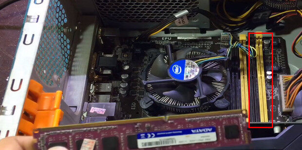 台式电脑主机开不了风扇不转