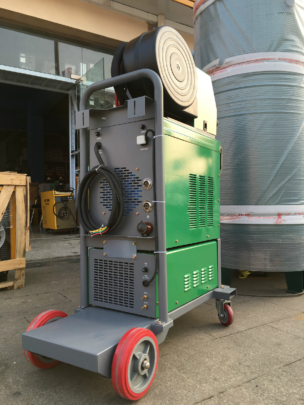 分体式二保焊主机和分机怎么调节