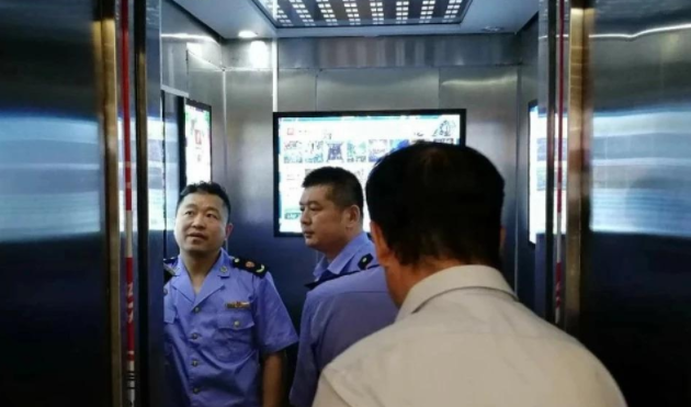 电梯运行中主机可以打黄油吗