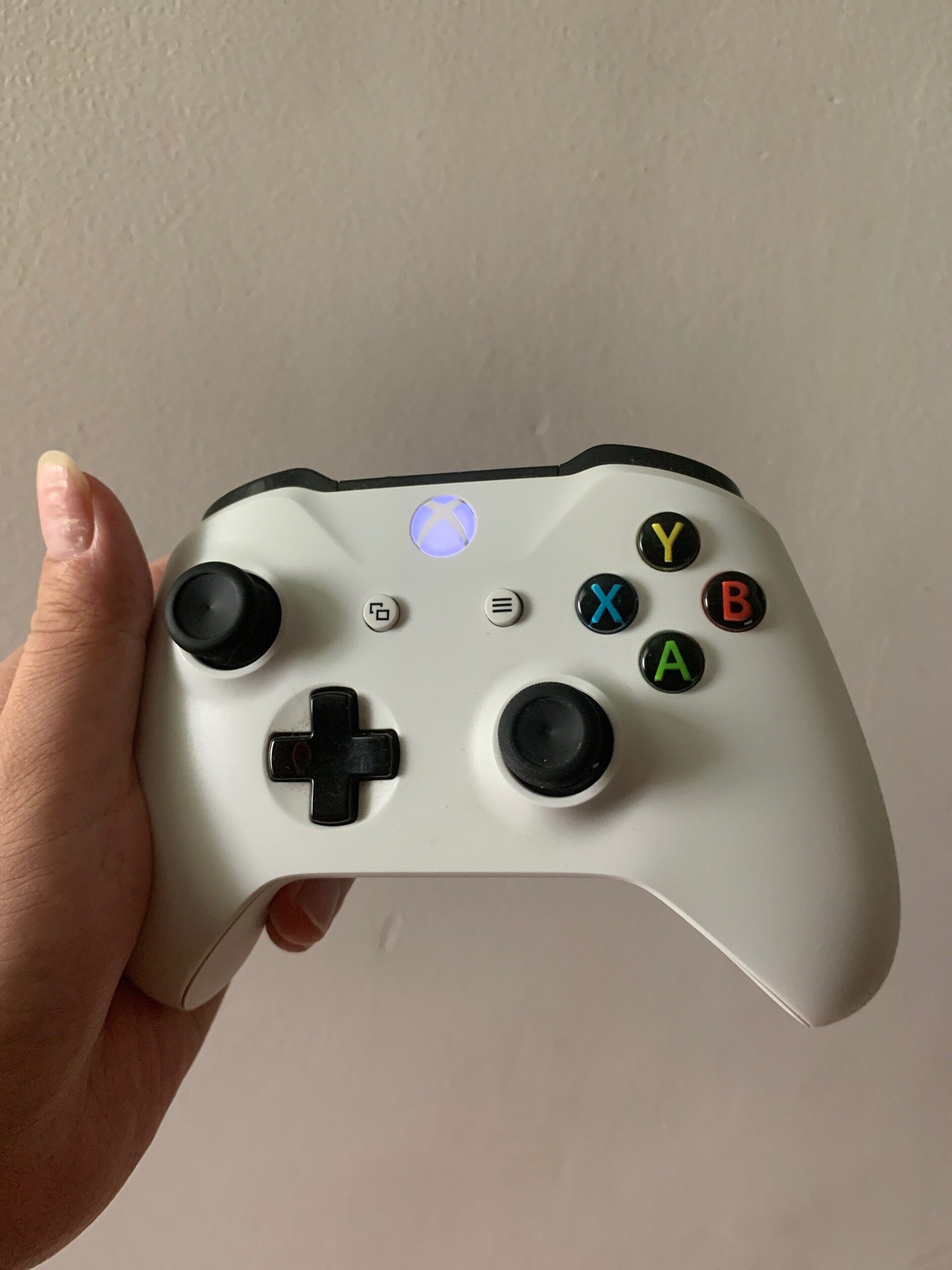 pro手柄没有电池直接连主机有用吗