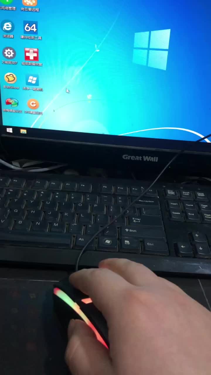 电脑主机开机后鼠标键盘不亮灯