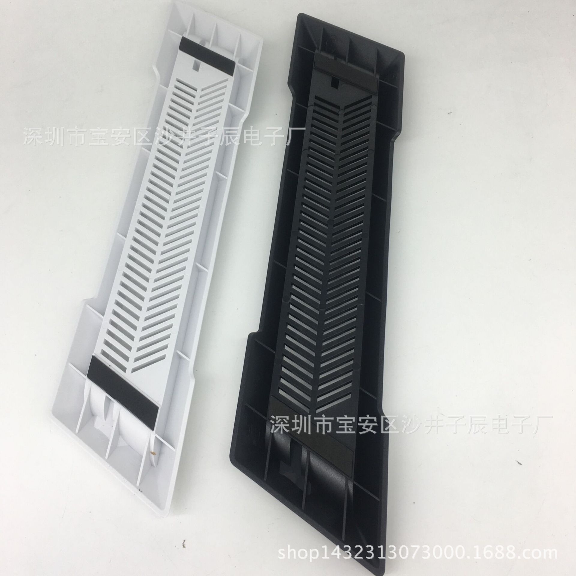 ps4后主机简易支架安装