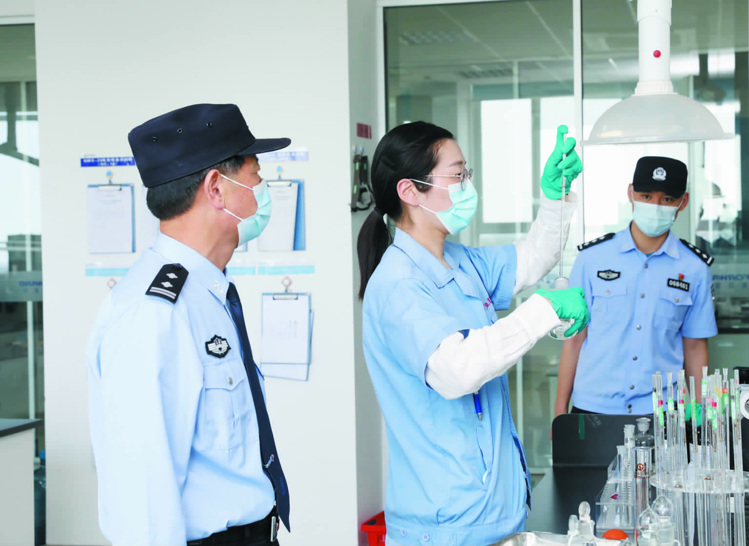 去工厂干活到派出所抽血备案