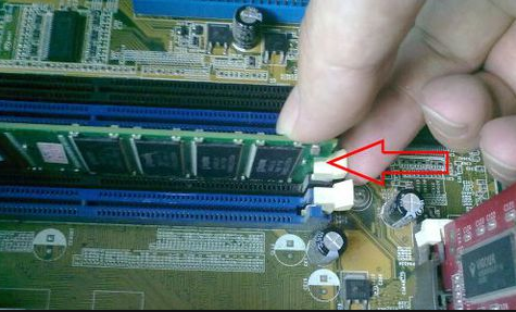 r730主机内存条正确插法图解