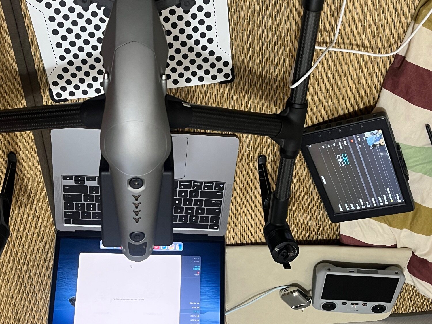 大疆下载视频需要开启主机吗