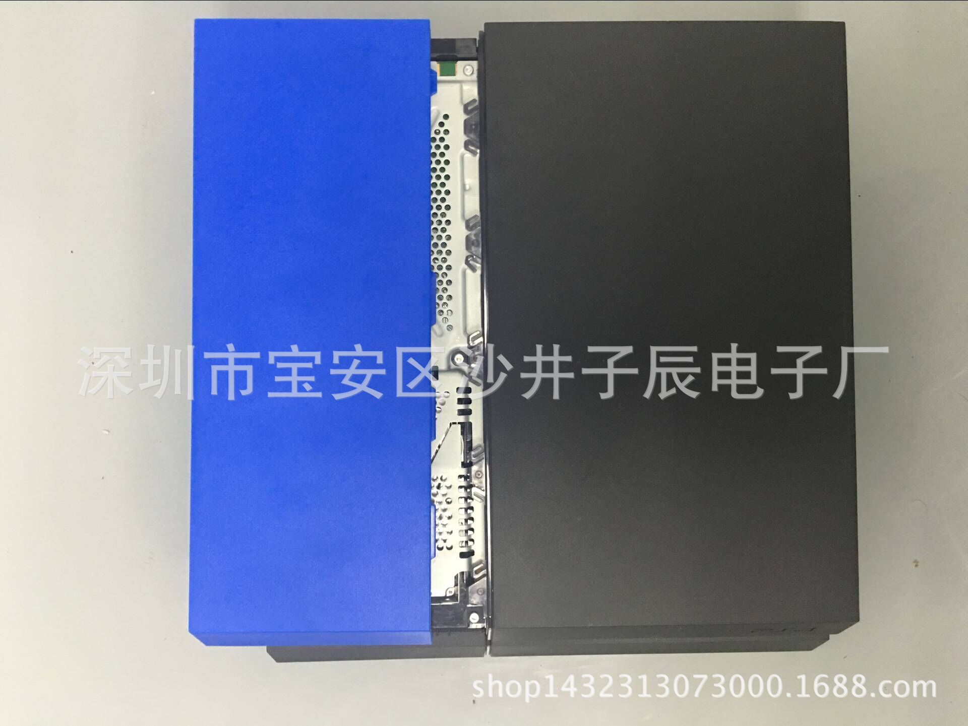 ps4slim主机玩游戏面板烫