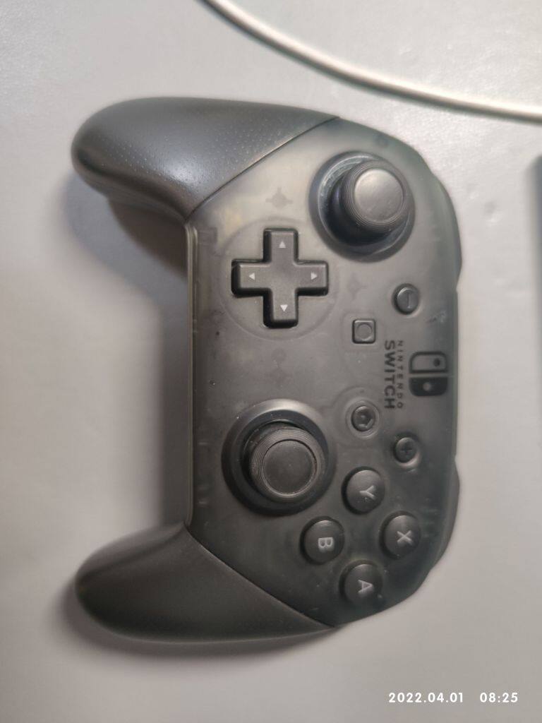 pro手柄没有电池直接连主机有用吗