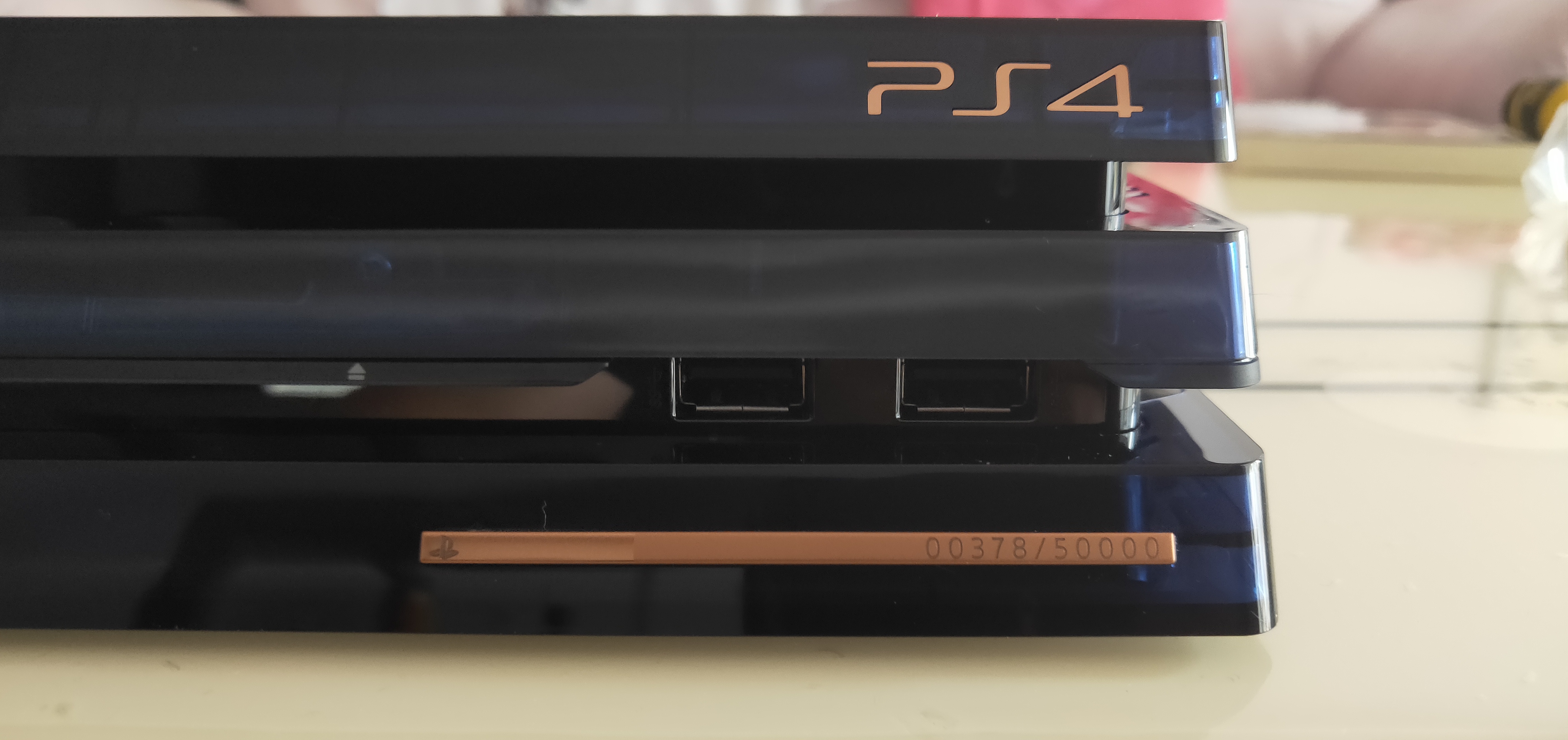 ps4主机港版和国行有什么区别