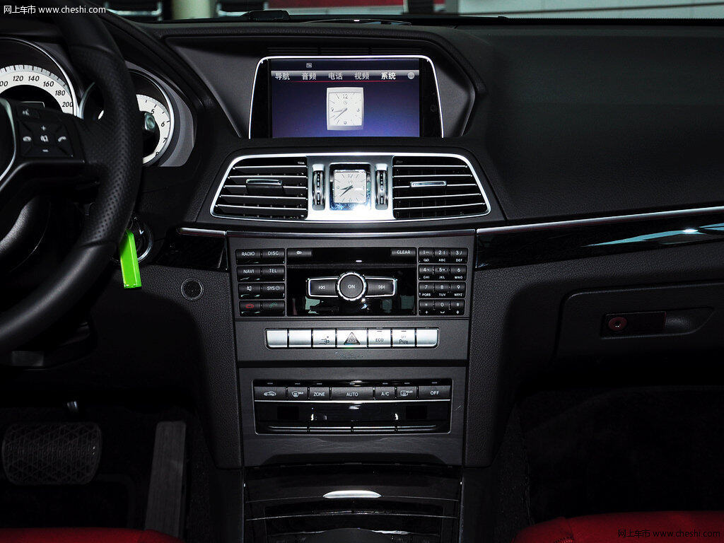 2010款奔驰e260中控主机维修