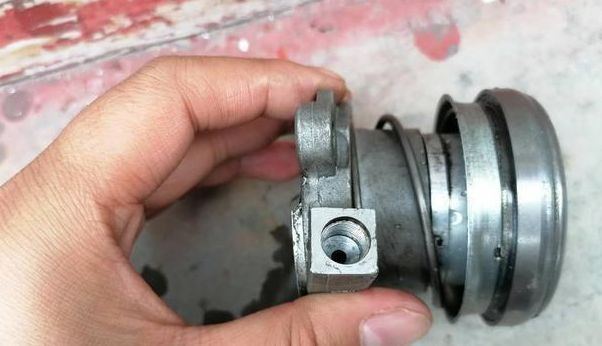 主机蜂鸣报警器异响如何解决