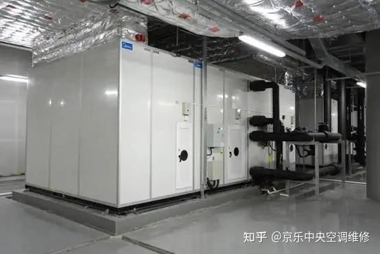 中央空调主机会出水吗
