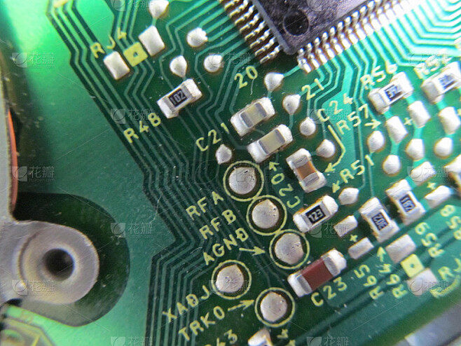 松江主机板号在哪里
