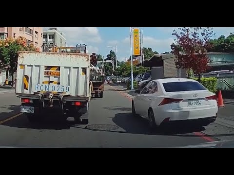 汽车四路视频分割主机接中控屏