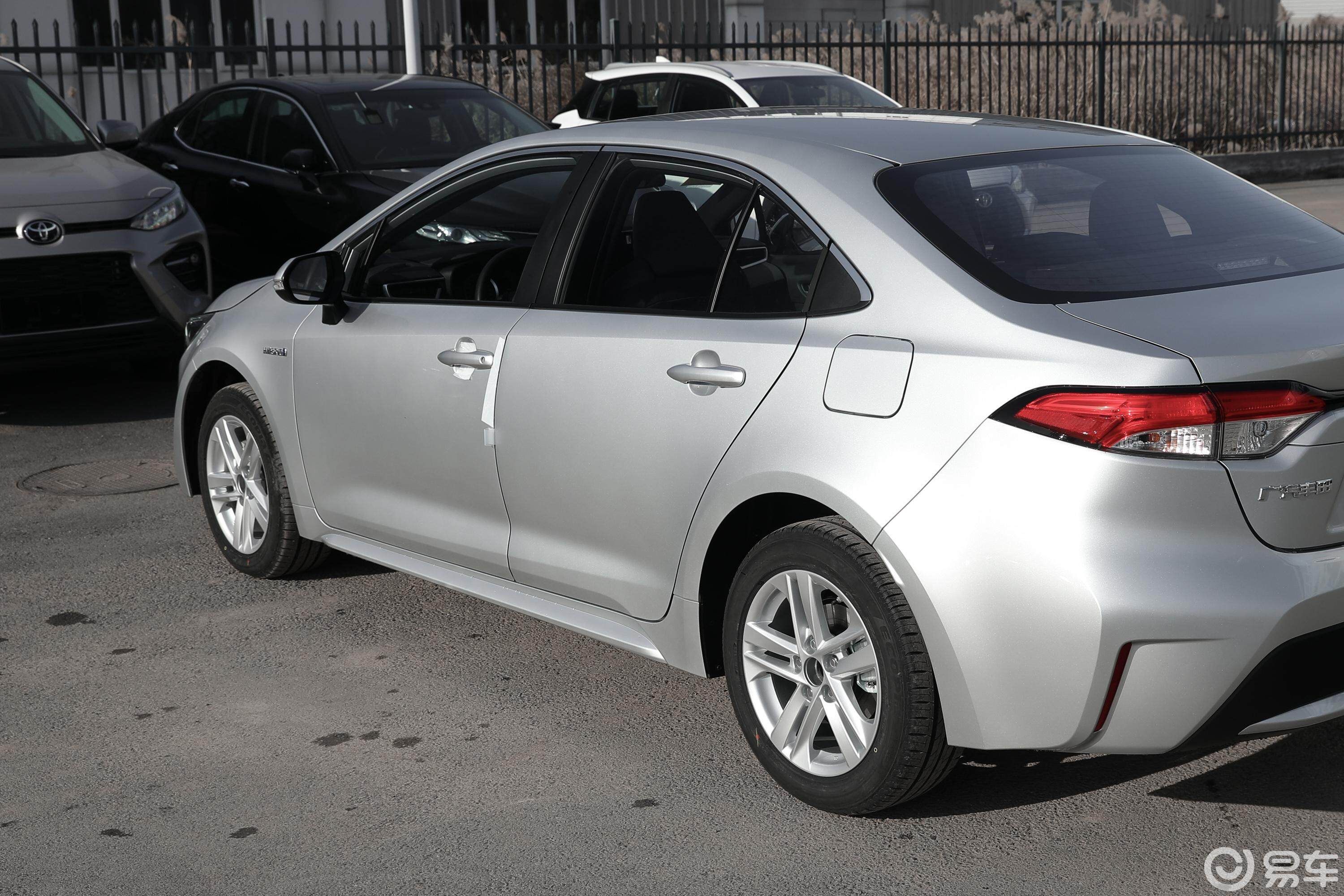 21款雷凌双擎领先版换豪华高配主机过程