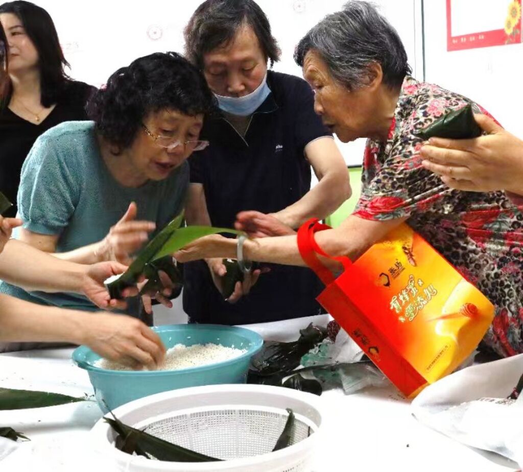 非党员需要到社区报到备案吗