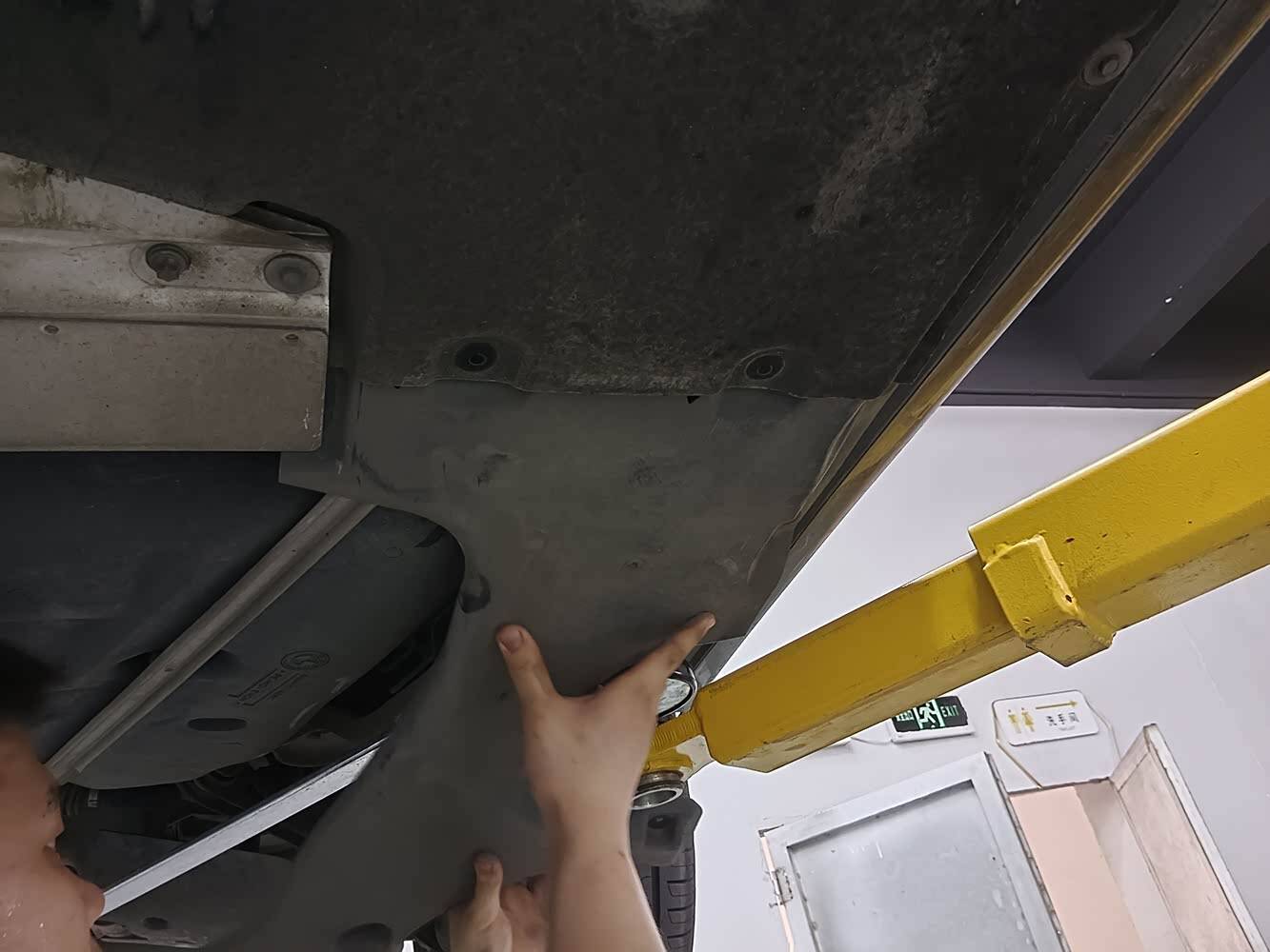 换前悬架下臂需要备案吗