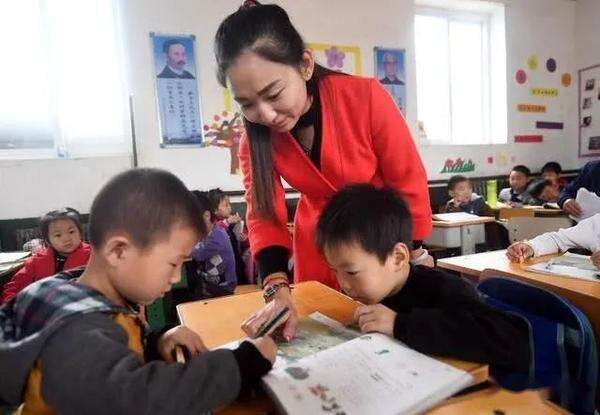 在编和备案制老师和医生一样么