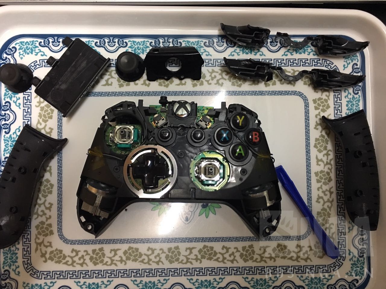 xbox one手柄贴着主机才能连接