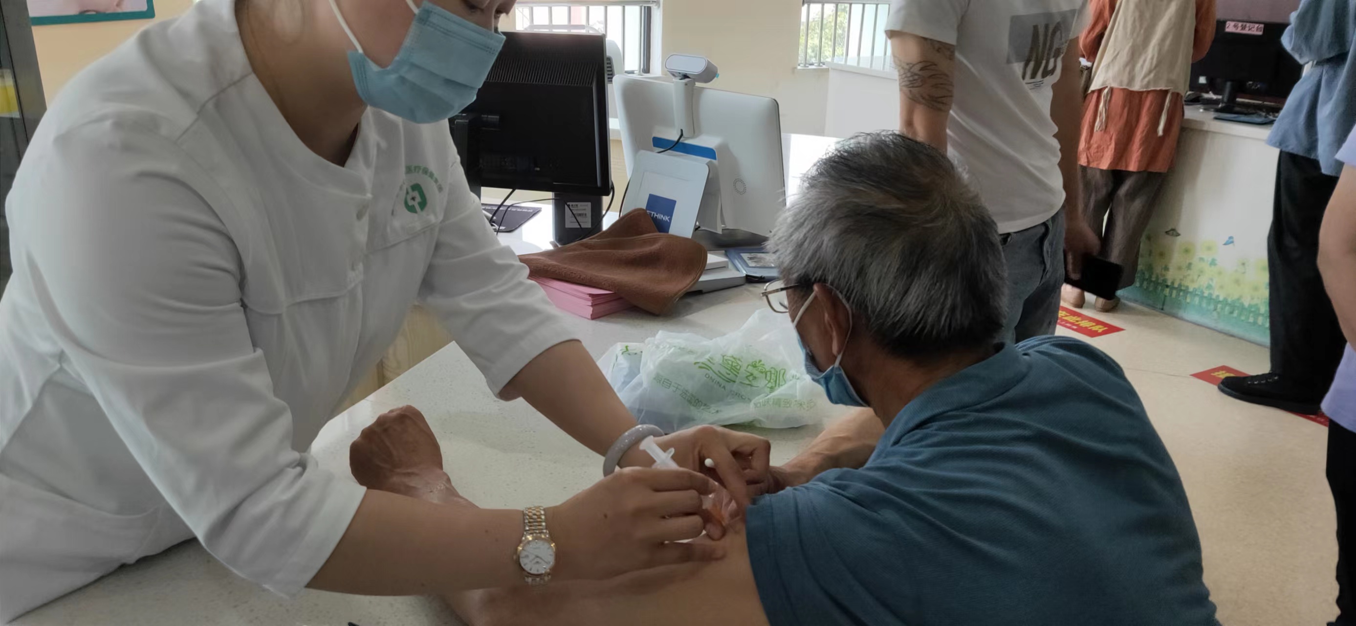 接种相关疫苗需要到社区备案吗