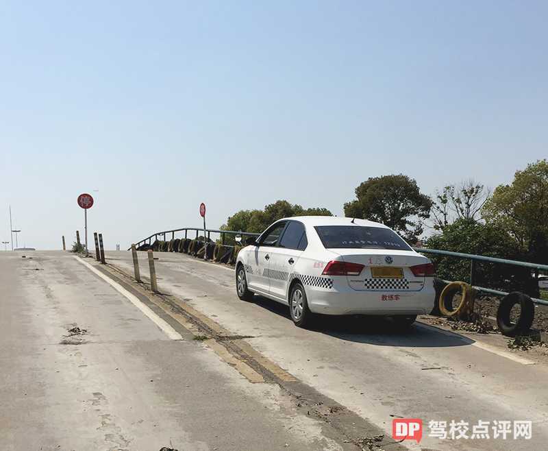 杭州黄牌车二次右转弯要备案吗
