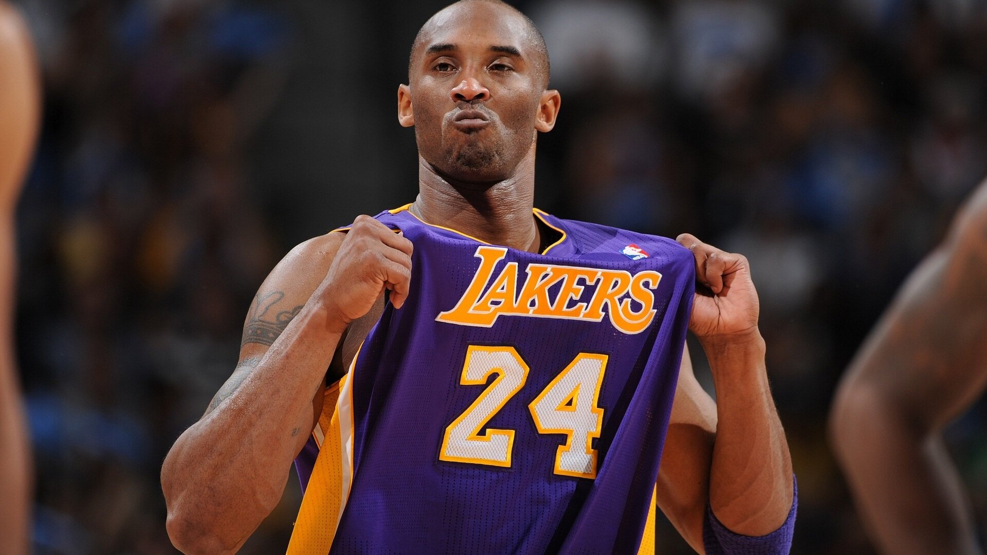 科比标志的电脑主机