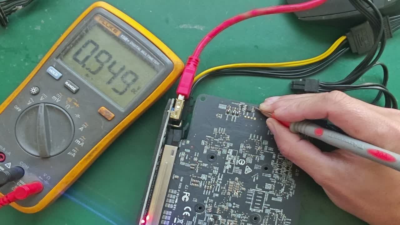 amdr53600没有装显卡主机风扇转吗