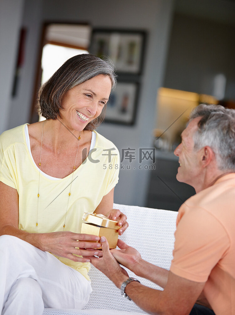 特别行政区基本法报哪个机关备案