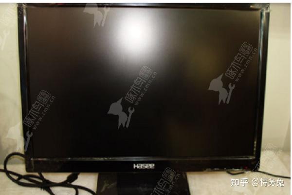 电脑显示器黑屏主机不能正常运行