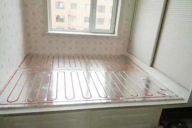 水暖炕主机与管怎么连