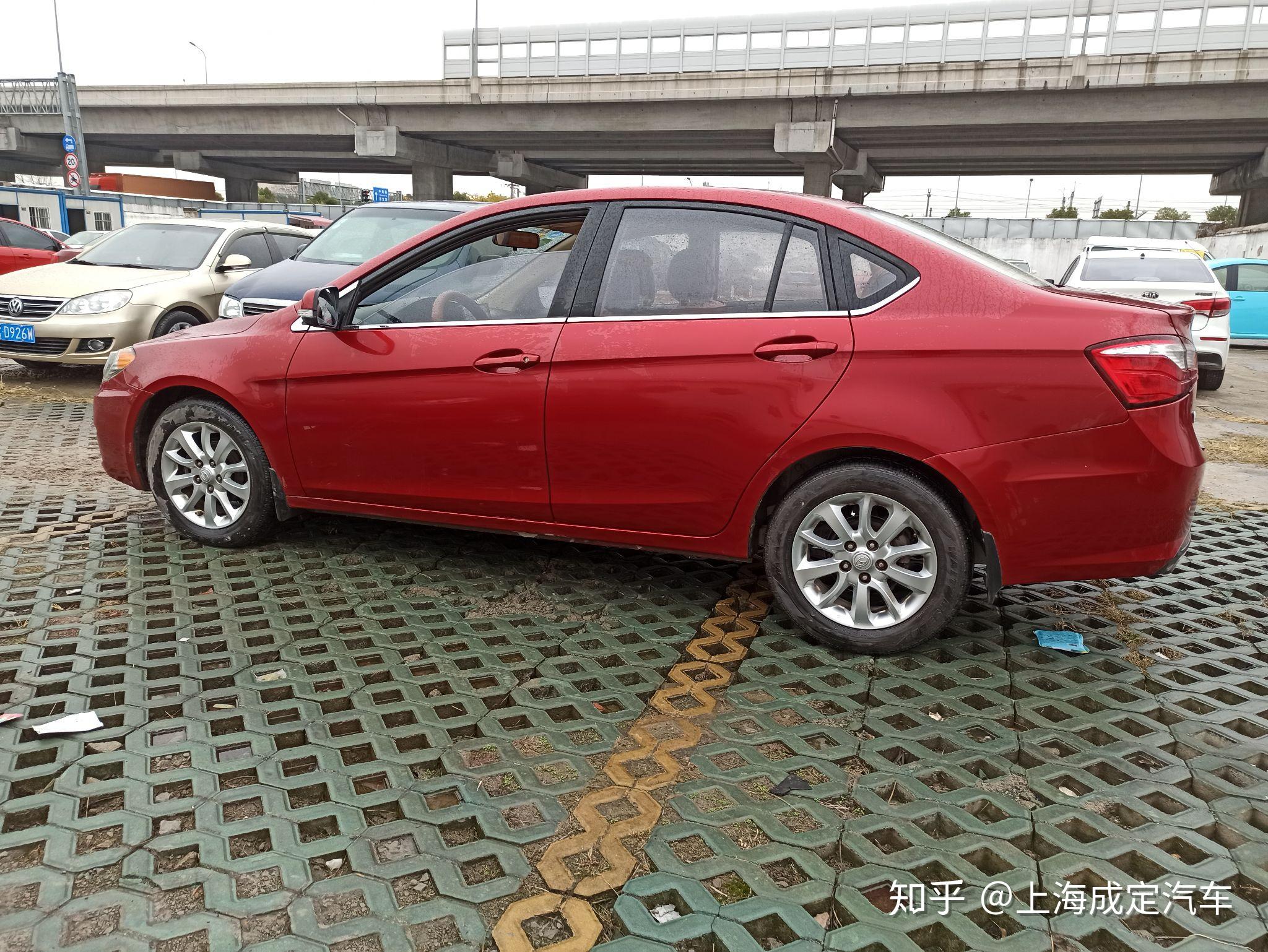 东南v5防盗主机盒在哪里