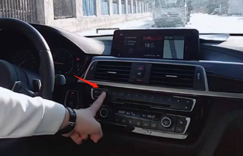 宝马x5主机黑屏无声音