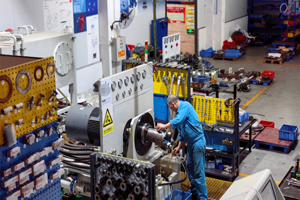 大型船舶主机高压油泵解体