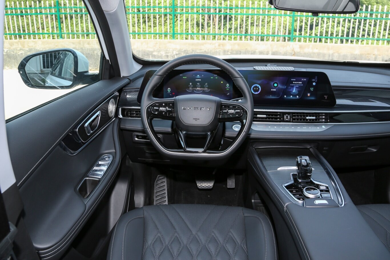 21款瑞虎七音响主机在哪个位置