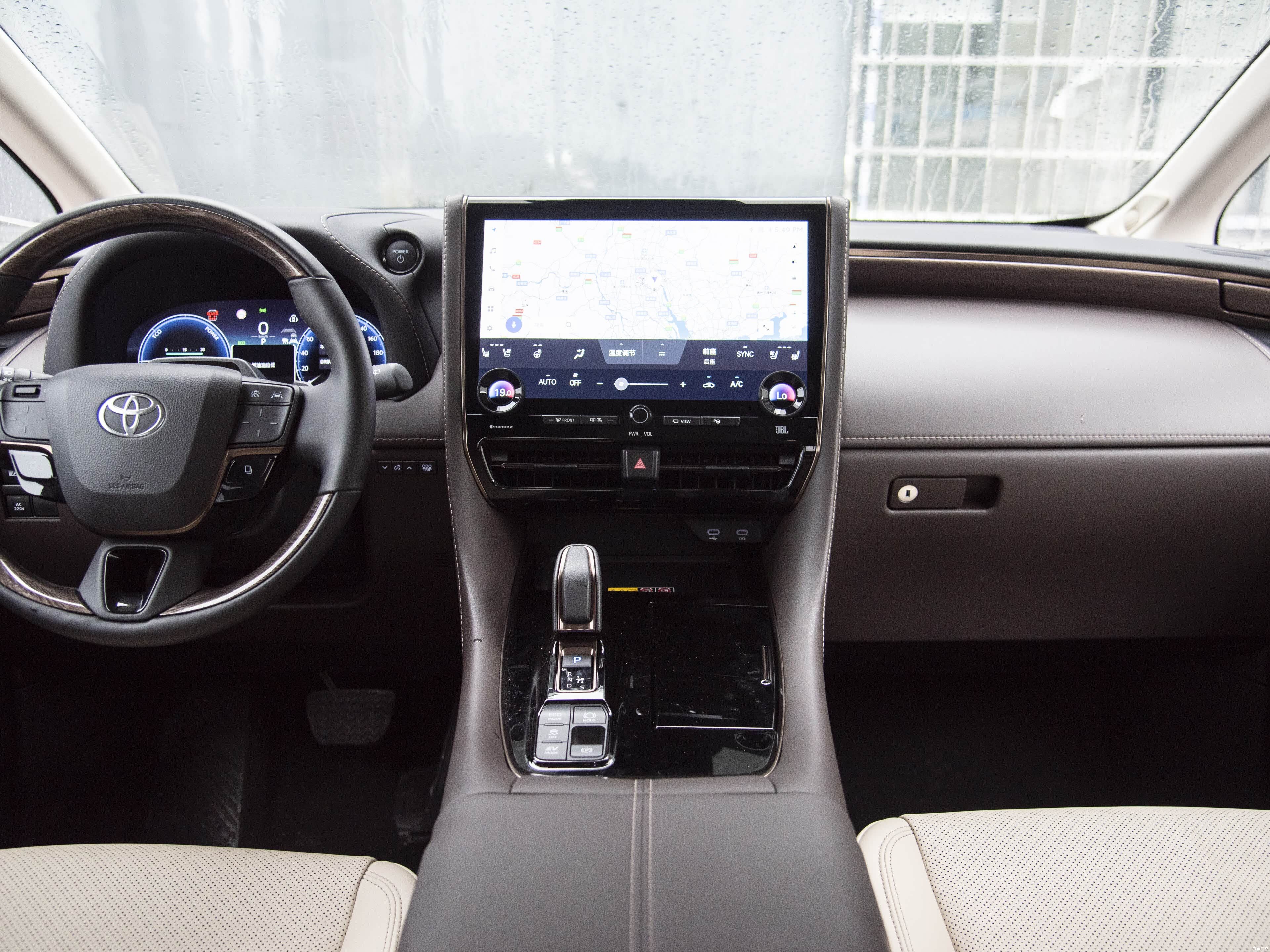 埃尔法主机升级大屏