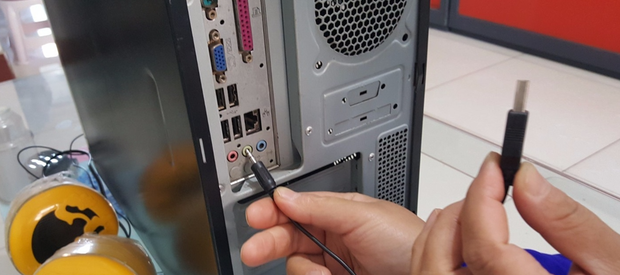 ps4 slim主机怎么连接音箱