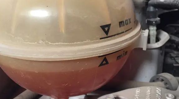 水冷主机更换冷却液不能开机