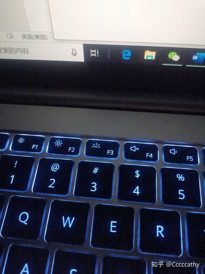 电脑主机有亮灯但是键盘没反应