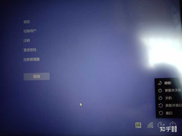 按主机开机键鼠标会闪显示器不亮