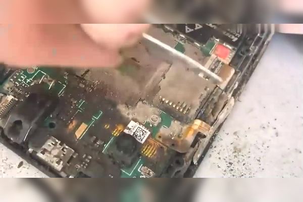 手机屏跟主机分开了影响使用吗