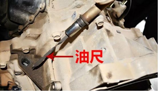 怎么给主机加滑油