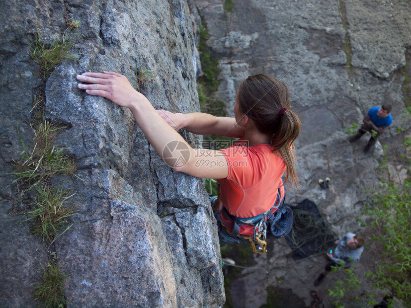 爬架安装前需要政府备案吗