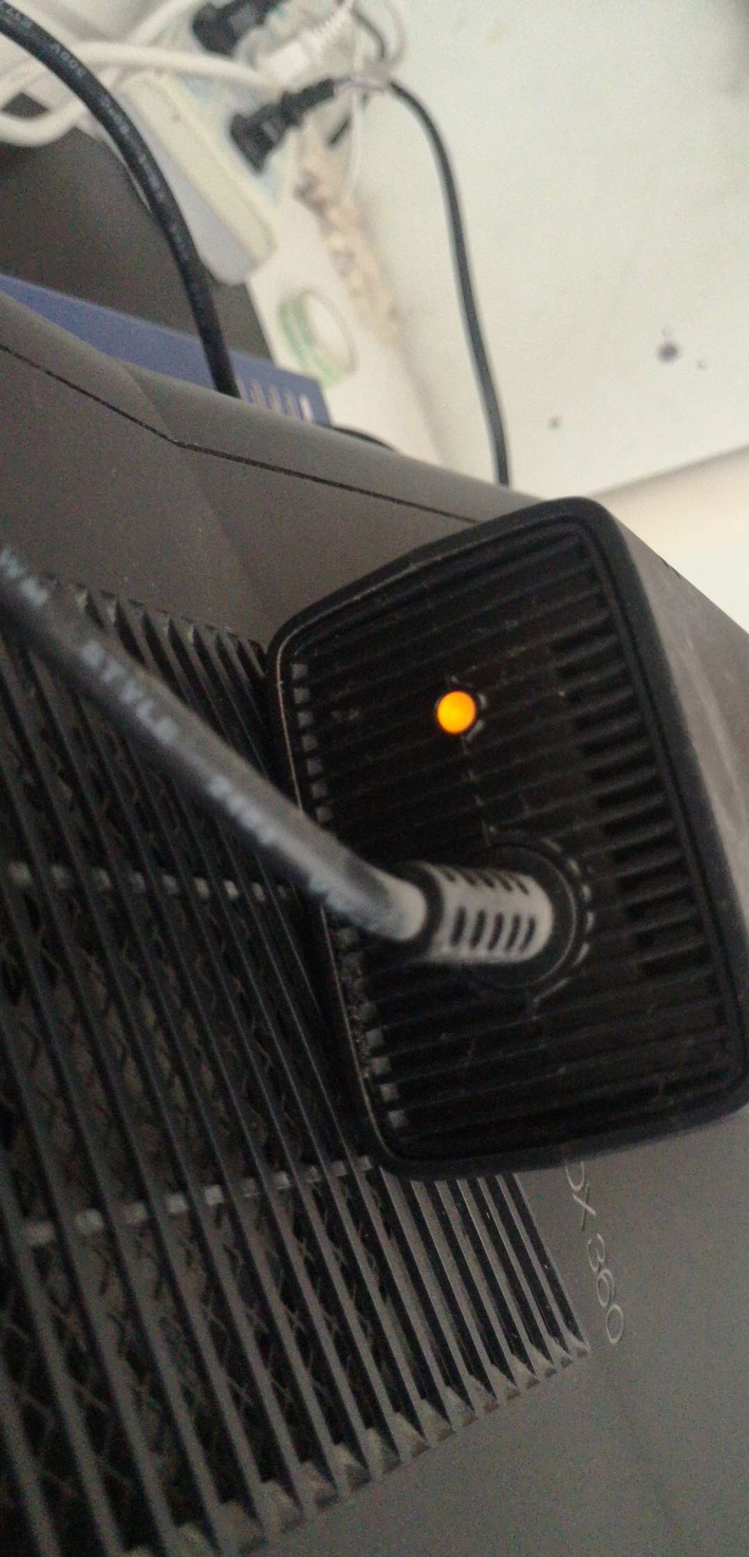 xbox360主机电源键红灯
