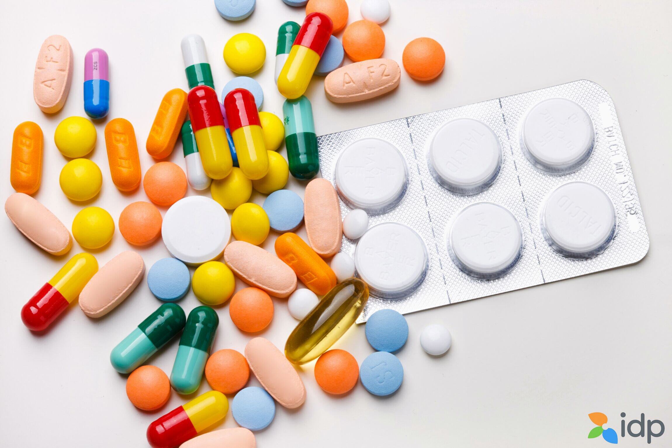 药品备案和生产许可证