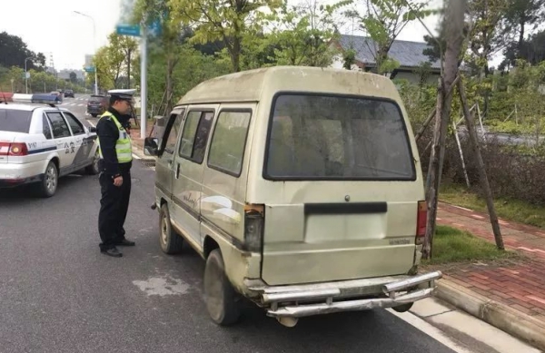 面包车改床需要备案吗