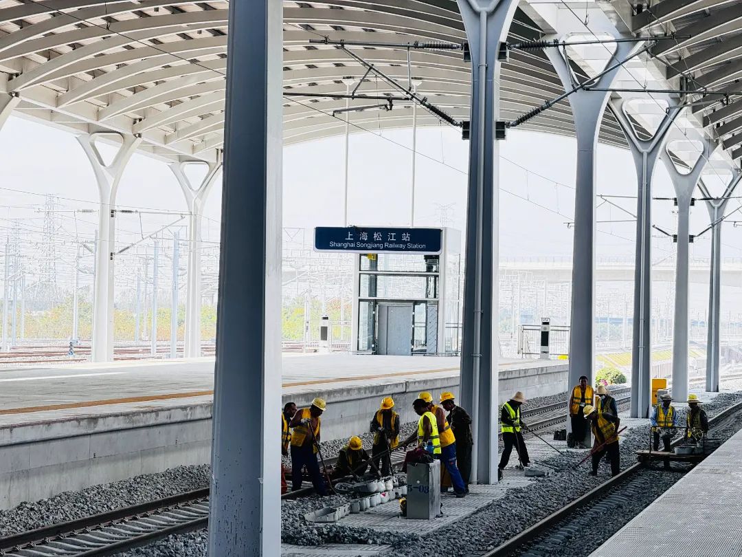 上海松江主机信号线有电压吗