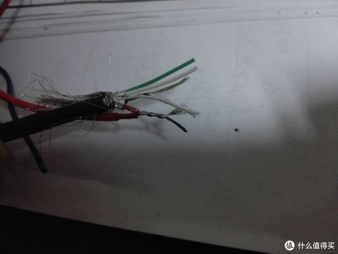 主机网络线接口亮橘红灯