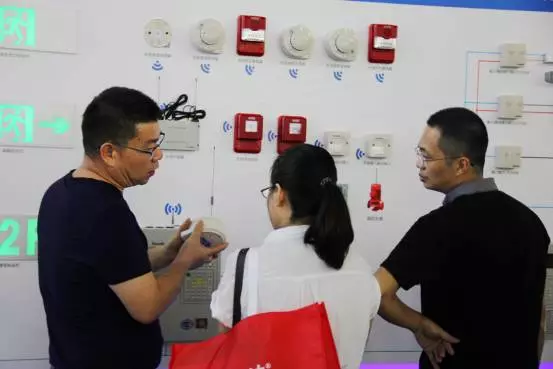 赋安消防主机如何启动声光警报器